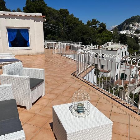 Regina Di Capri - Suite Vista Faraglioni Luaran gambar